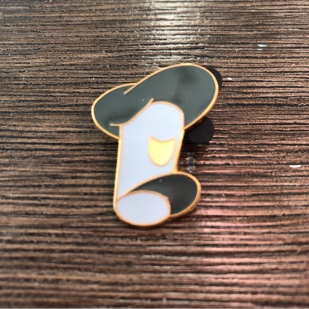 Disney Official Trading Pin: Steam Boat Willie Hat